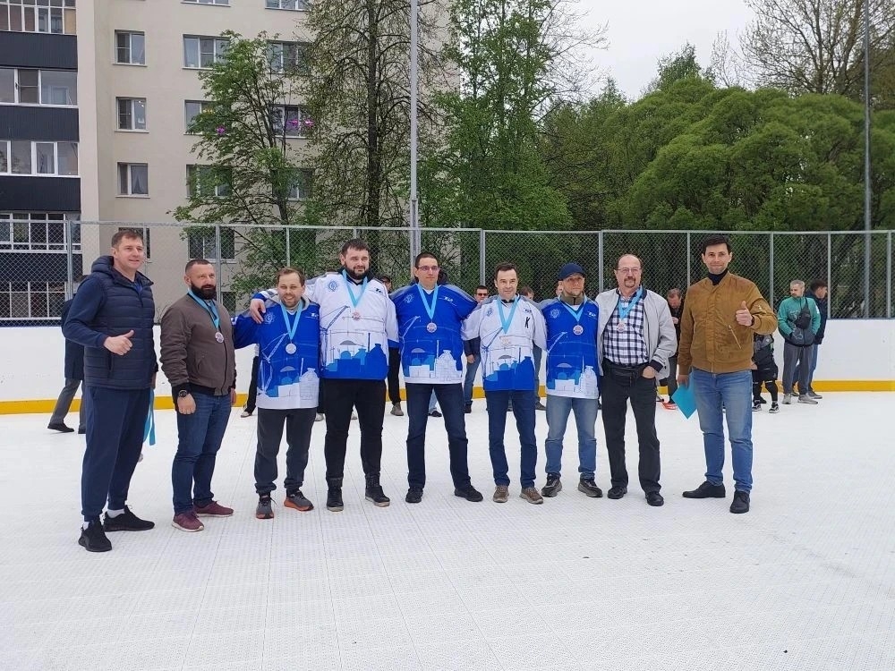 В Сосновом Бору наградили участников первого городского Фестиваля дворового хоккея