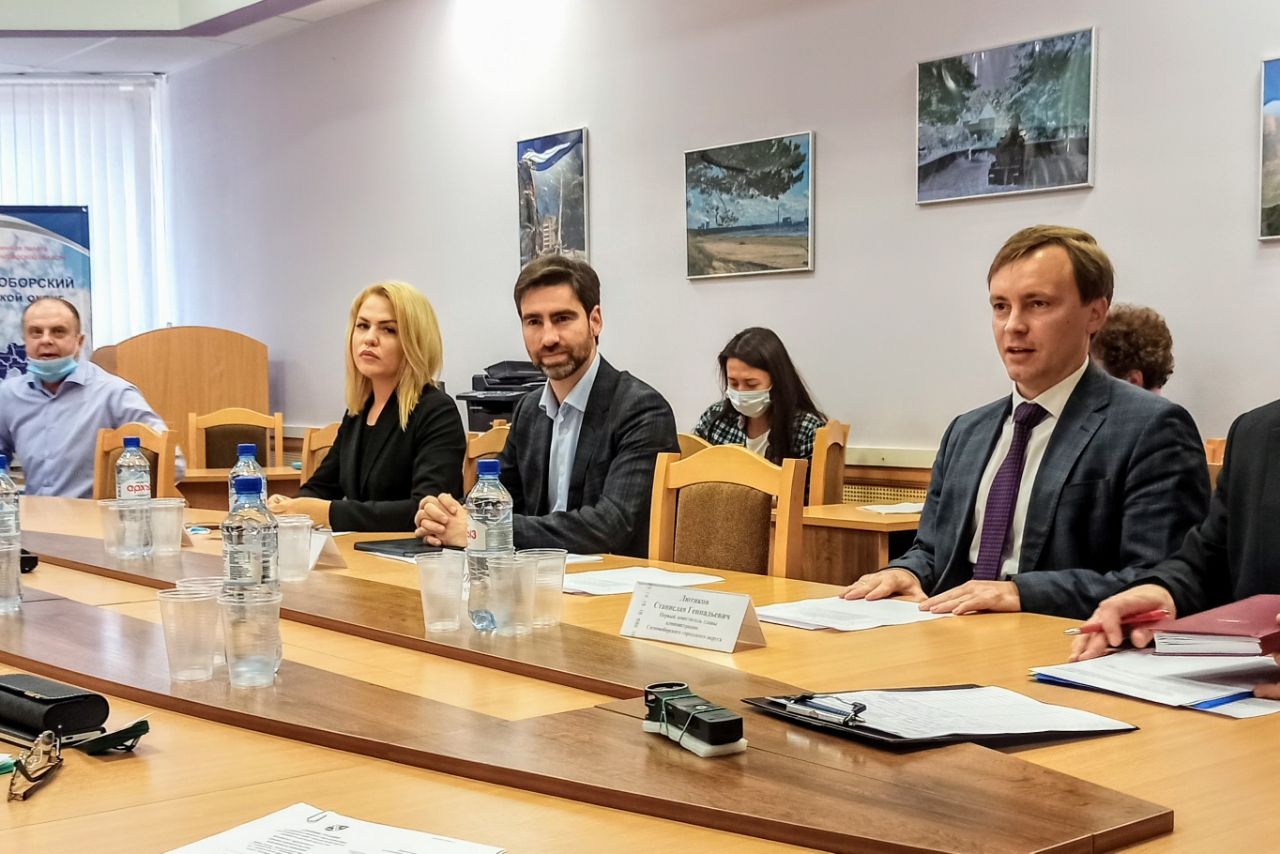 Тарифы, налоги и новые нормы: что сосновоборские предприниматели обсудили с вице-губернатором Дмитрием Яловым