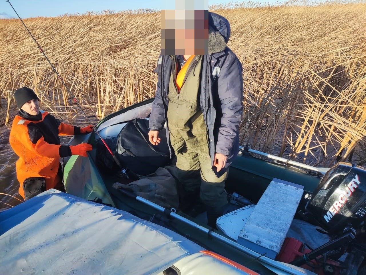На Ладоге спасли застрявшего на острове рыбака