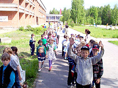  «Салют» был достойным загородным лагерем для сосновоборских детей (Фото Юрия Шестернина, архив «Маяка»)