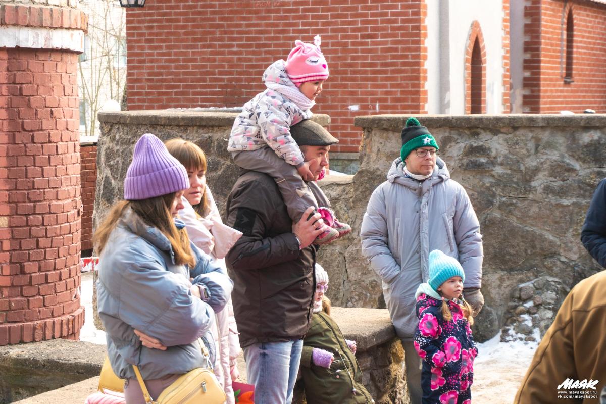 Сказочные уроки мудрости. В Сосновом Бору празднично отметили день рождения  Ганса Христиана Андерсена