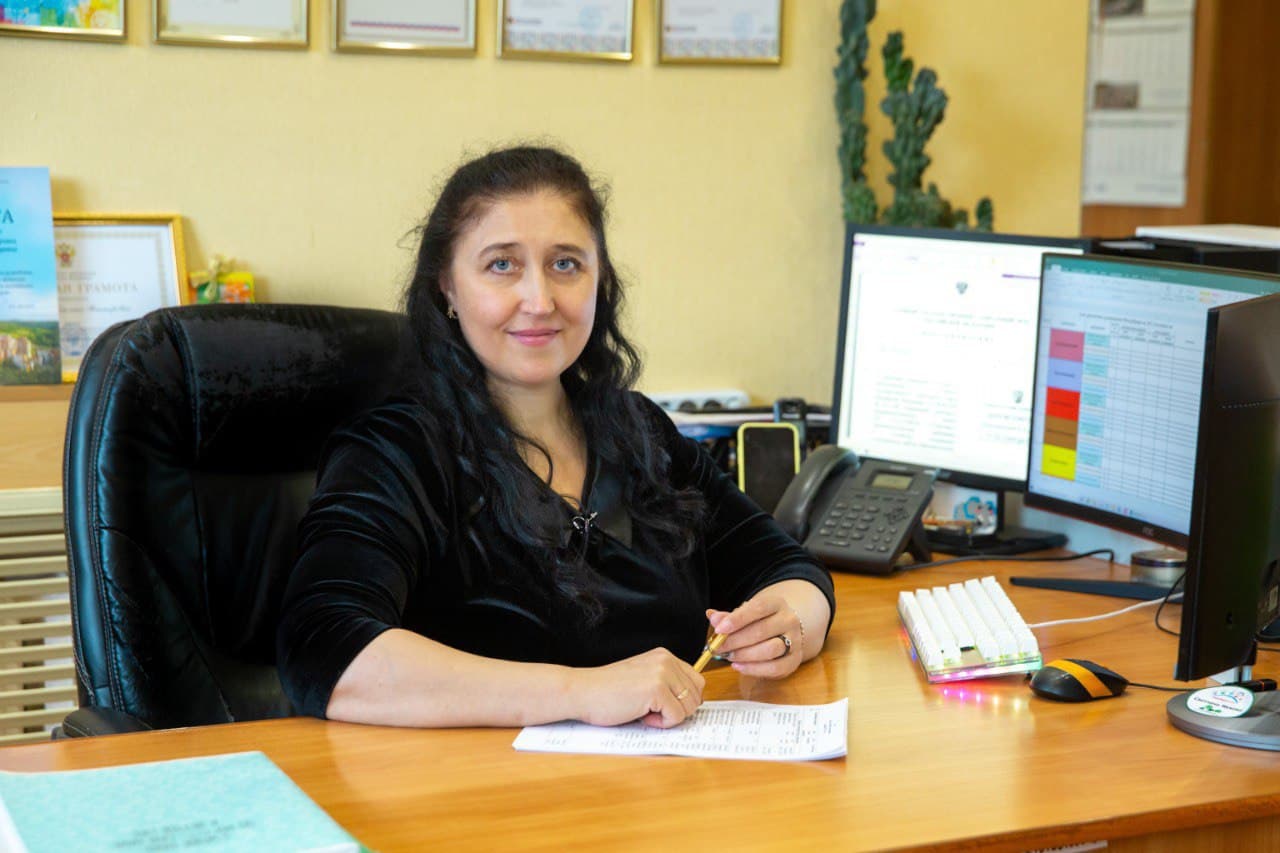 Светлана Жукова, директор Центра развития творчества:  ЦРТ — это центр моей маленькой Вселенной, где  процветает творчество