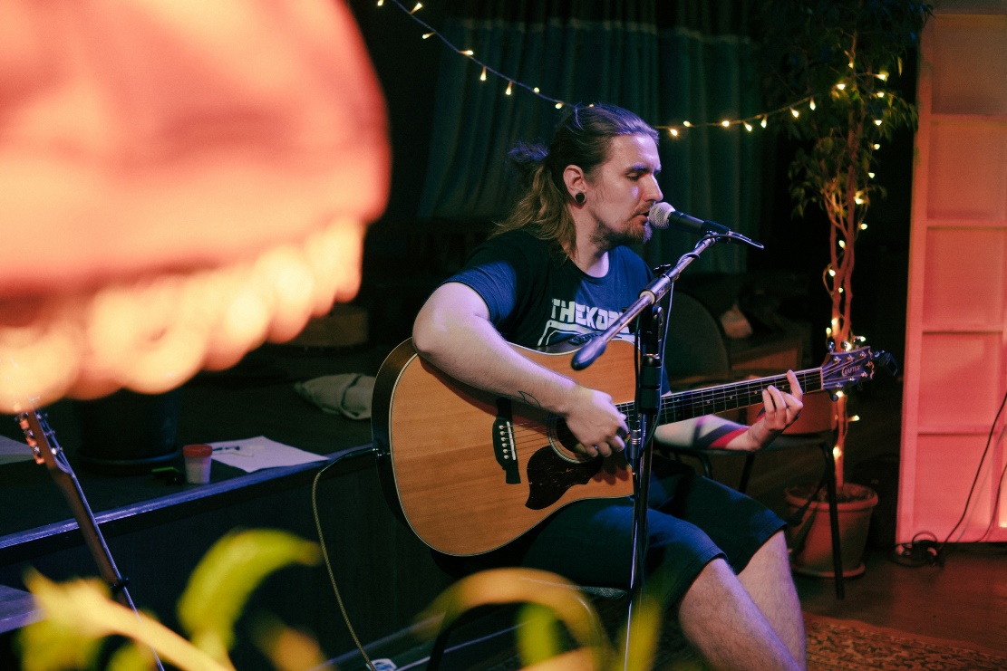 Квартирник "Белые ночи над Ковашом" в ЦРЛ "Гармония" вызвал большой интерес