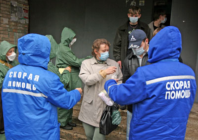 Комсомольская, 20: эвакуация населения, 19 сентября. (Фото Юрия Шестернина)