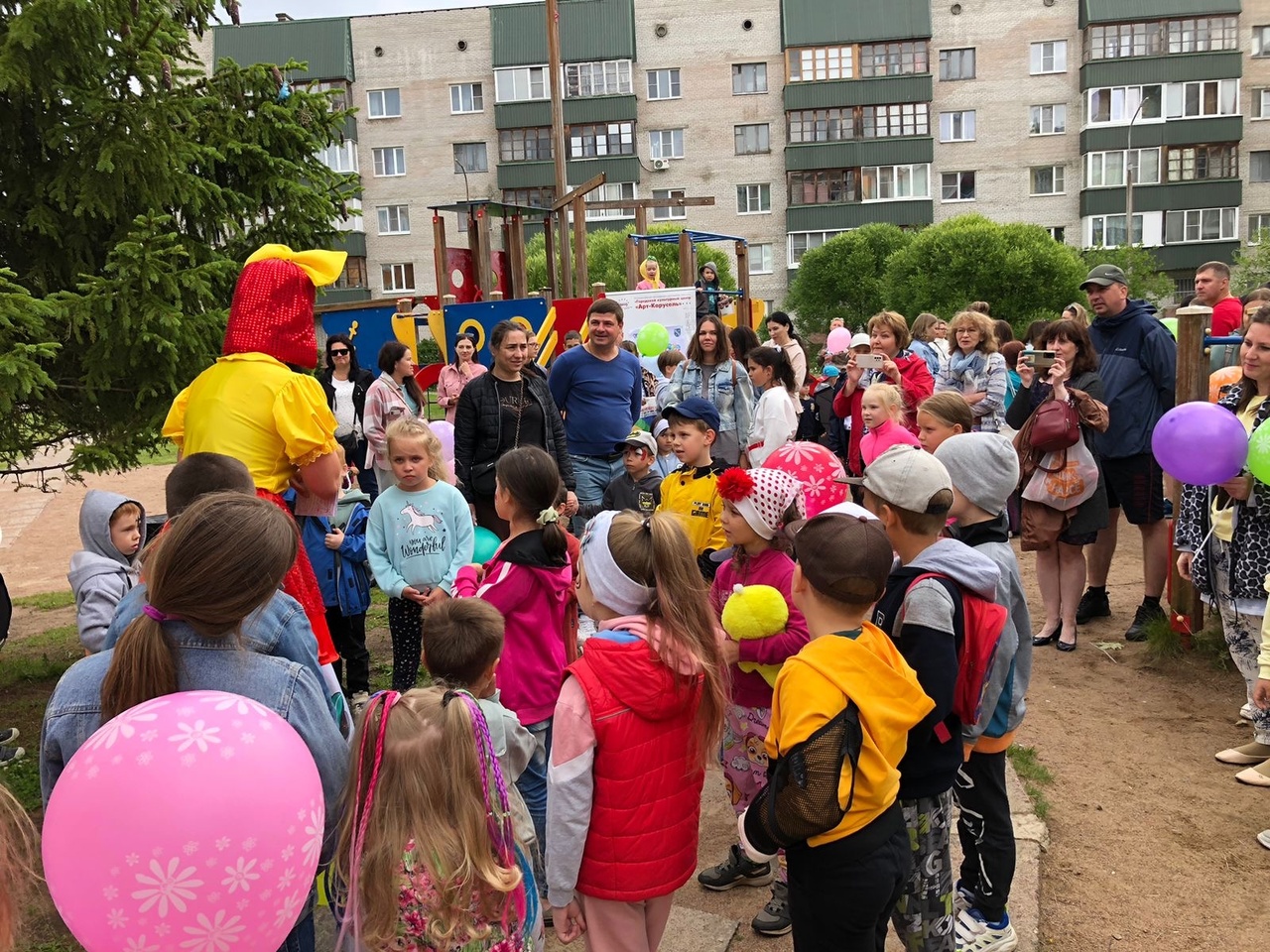 Ко Дню семьи на улице Парковой прошел Праздник нашего двора