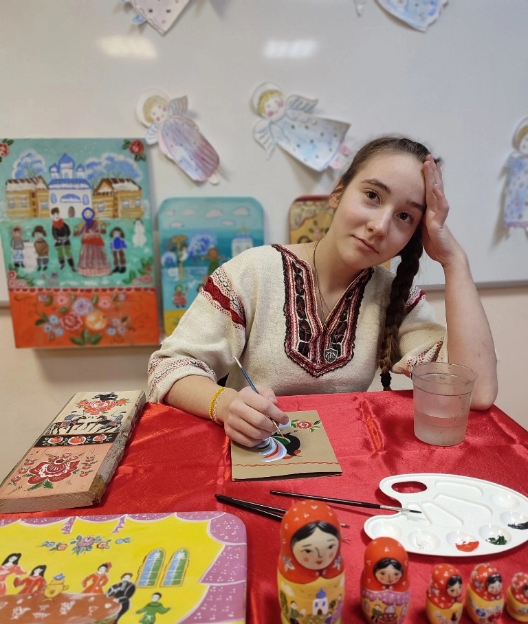 Александра Боброва из сосновоборской студии «Горница» стала лауреатом международного конкурса «Русское диво»