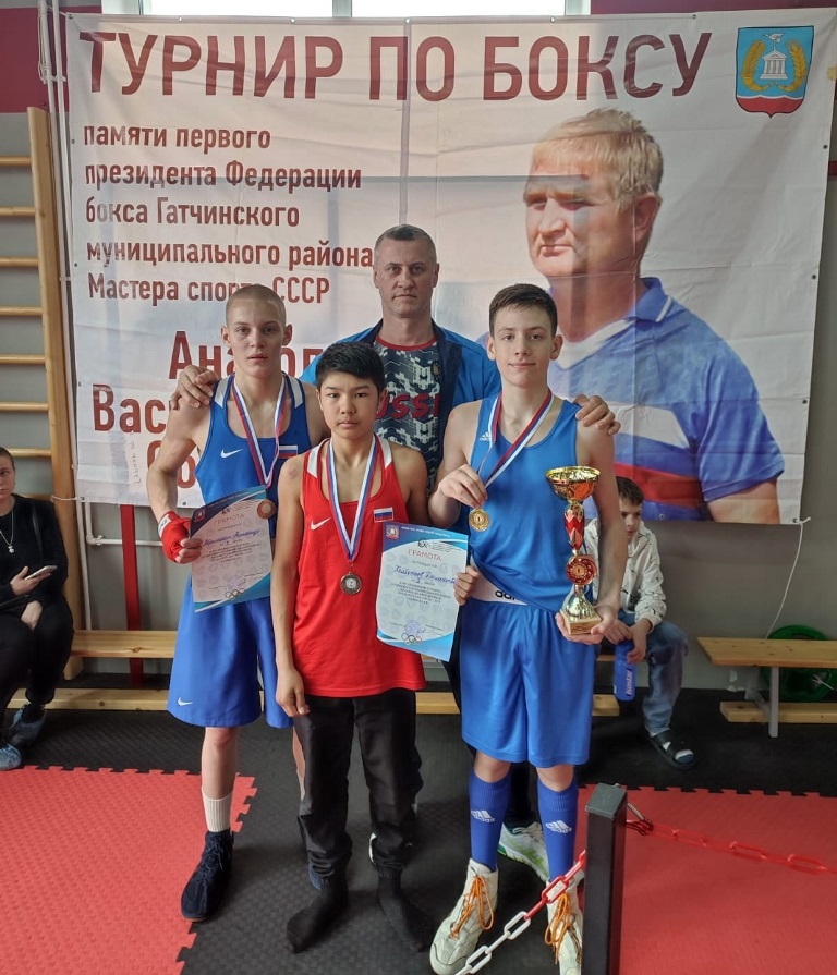 Сосновоборские боксеры вернулись с победой с турнира памяти Соколова