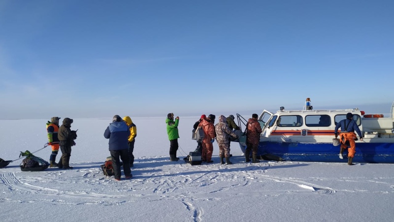 15 рыбаков потерпели бедствие на льдине в Финском заливе