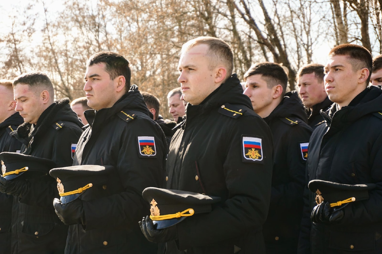 Память героев-подводников, погибших в мирное время, почтили в Сосновом Бору