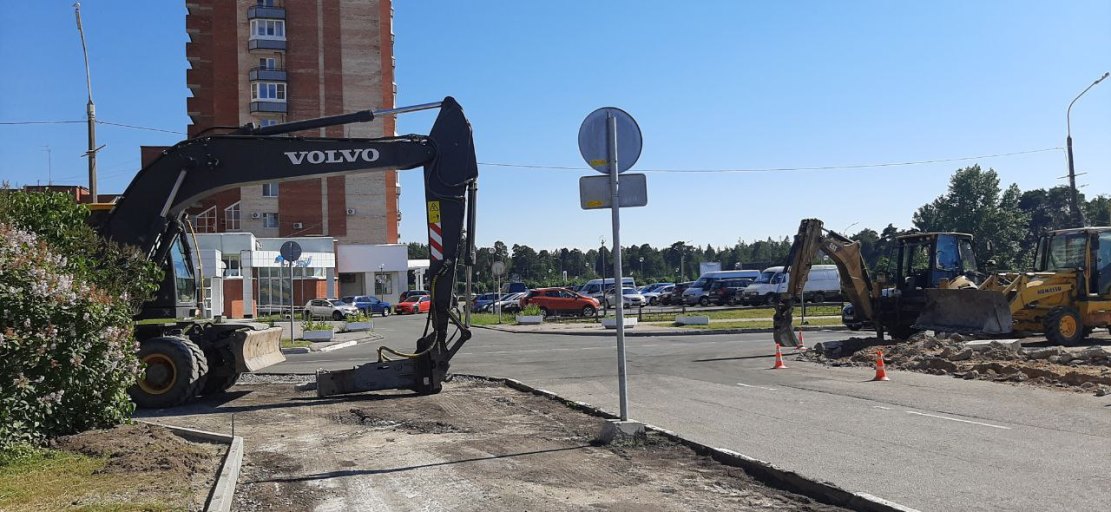 Дорожные ремонты приближаются к месту  будущих торжеств в Сосновом Бору - площади Победы