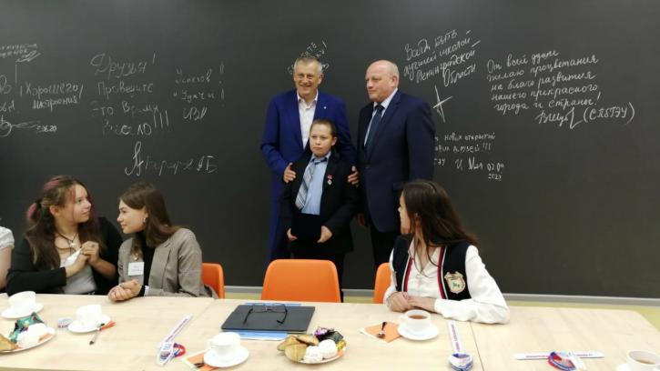 В Ленобласти 10-летний Илья Каулио получил награду за спасение одноклассницы