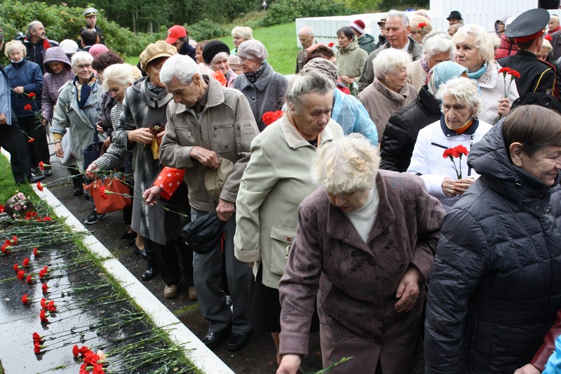 На Воронке прошёл митинг, посвящённый годовщине Ораниенбаумского плацдарма