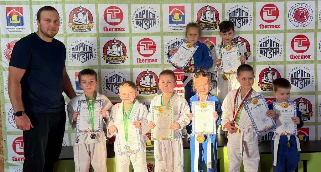 Фото  Спортивная школа 'МАЛАХИТ'/ВК