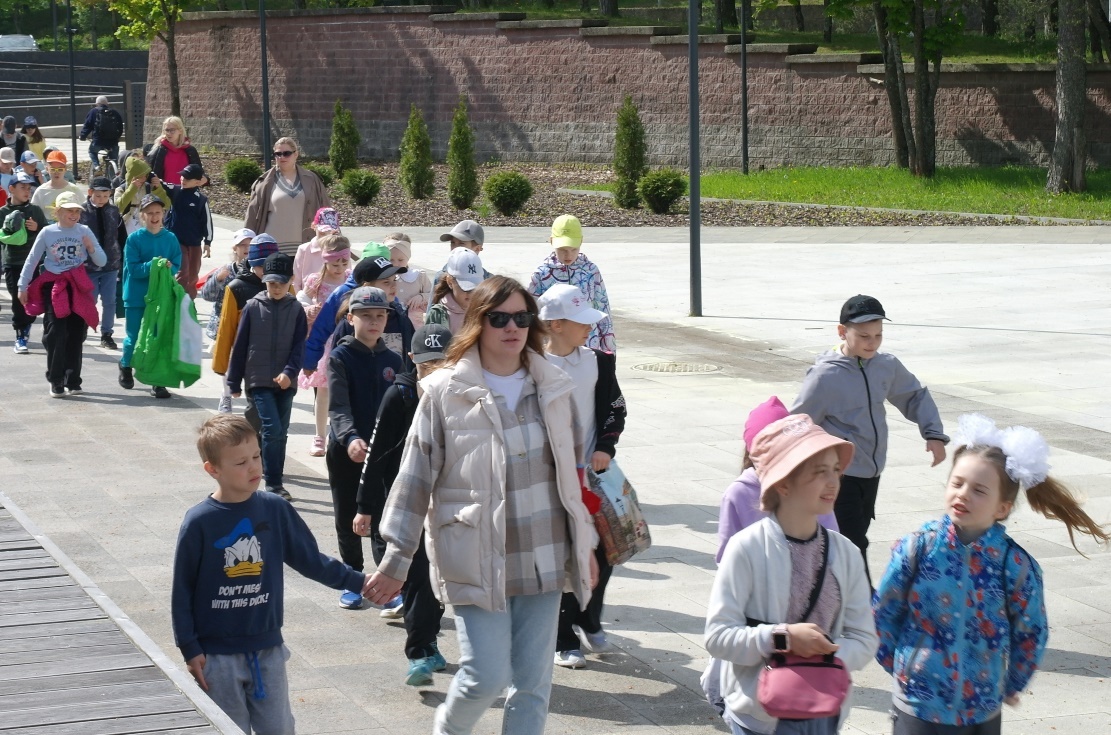 В летних дневных лагерях в Сосновом Бору отдохнули более тысячи детей