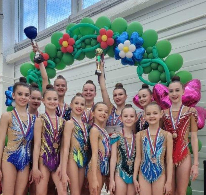 Сосновоборские гимнастки победили в соревнованиях «Шаг к победе»