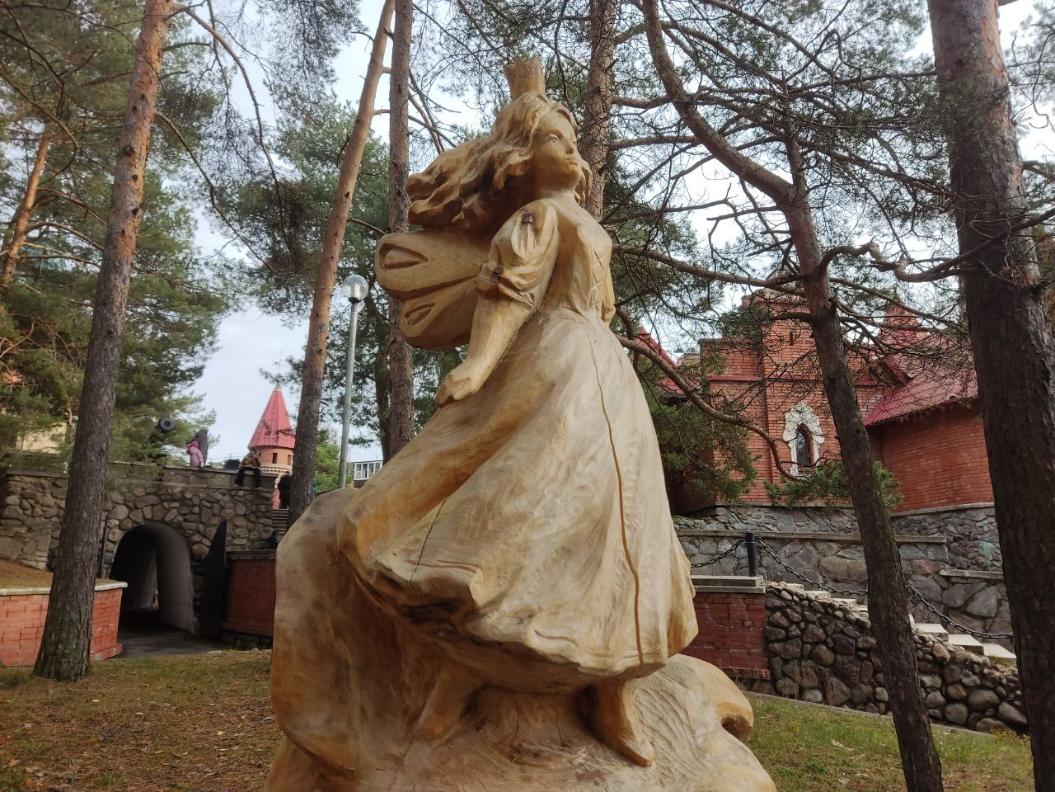 1. «Дюймовочка» — в Андерсенграде. Автор Анна Сосенская. / Фото: Юрий Шестернин