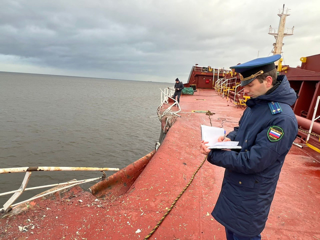 Столкновение двух теплоходов в порту «Усть-Луга» привлекло внимание прокуратуры