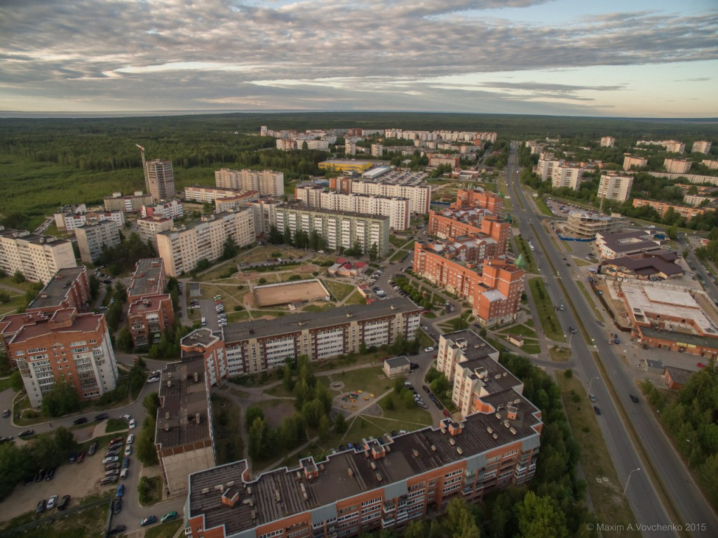 Сколько многоквартирных домов в Сосновом Бору и когда они были построены