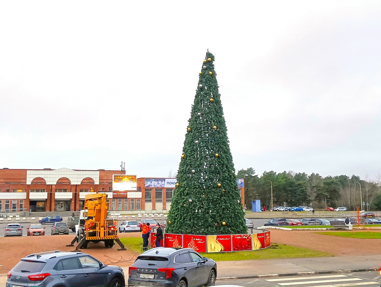 К середине декабря Сосновый Бор обретет новогоднее убранство