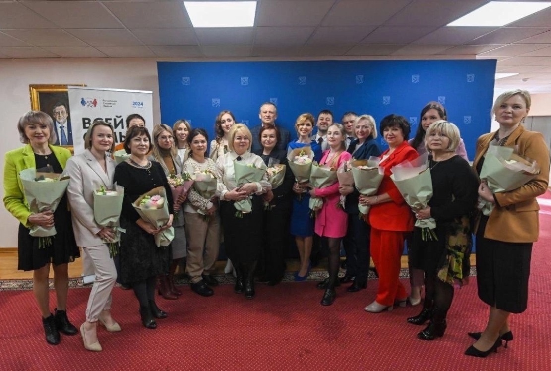 Губернатор Ленобласти провел бизнес-завтрак с женщинами-предпринимателями