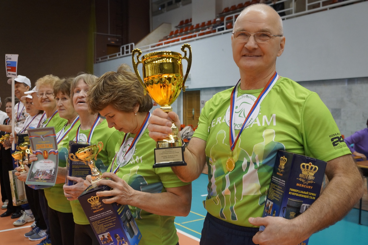 Возраст спорту не помеха: в Сосновом Бору прошел большой спортивный фестиваль для ветеранов