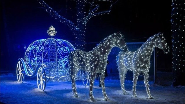 Карета, коньки и арка: в Сосновом Бору объявили закупку новых новогодних украшений