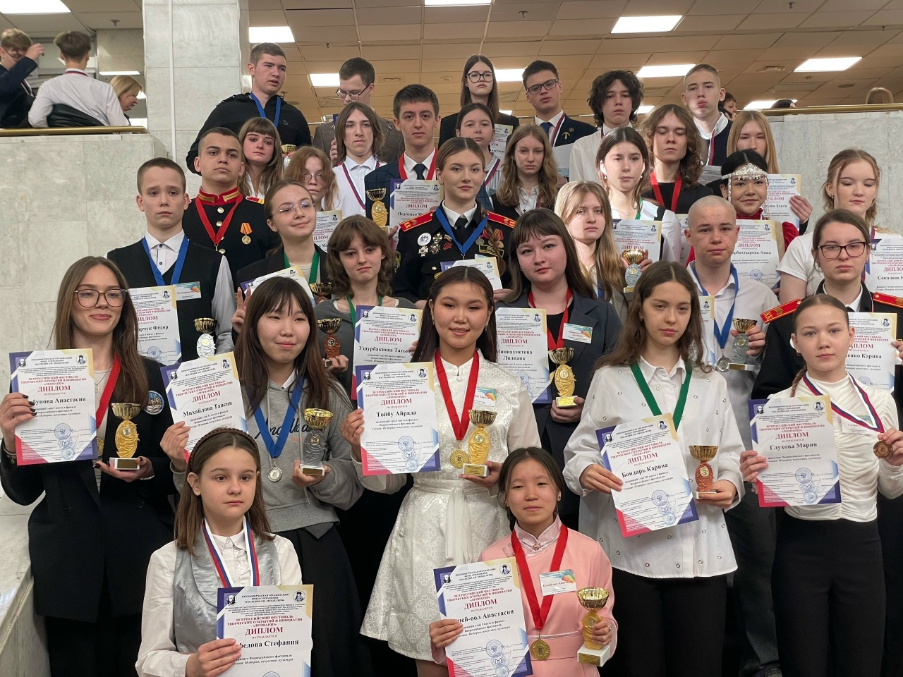 Ребята из сосновоборского ЦРТ показали блестящие результаты на всероссийском фестивале «Леонардо» в Москве