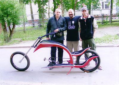 Велошедевр и его создатели — в компании путешественника «Синуса».