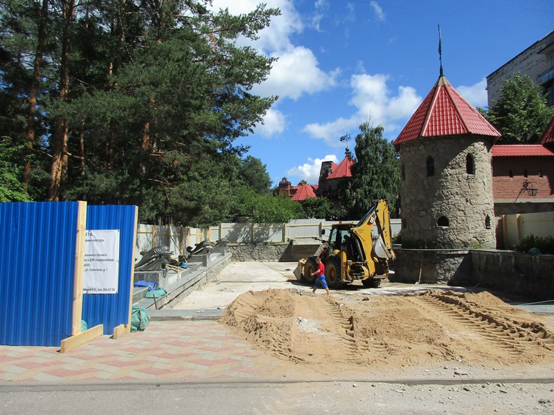 Началась реконструкция бассейна Андерсенграда. Что сделают