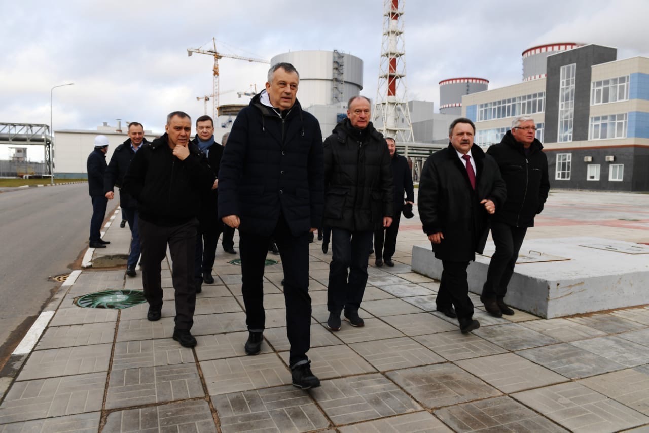 Секретарь Совбеза РФ и два губернатора высоко оценили безопасность и социальную политику Ленинградской АЭС   