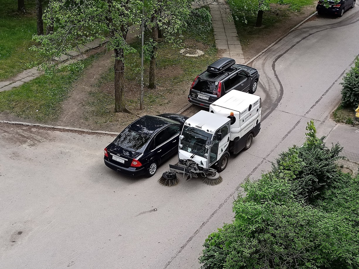 Готовить сани летом. Коммунальщикам советуют перейти на более поворотливую  технику и посыпку гололеда крошкой