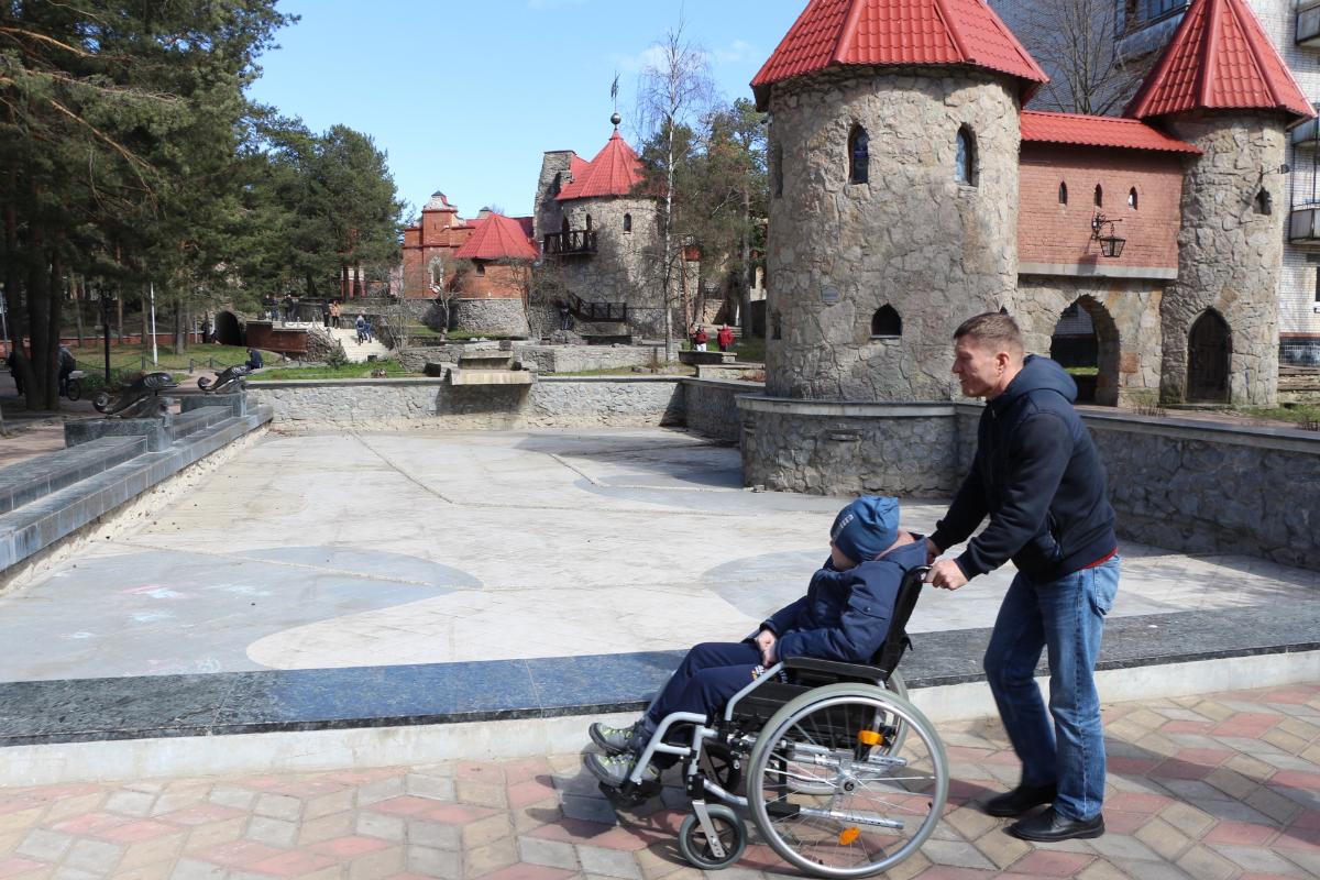 Волонтеры ЛАЭС и Росатома помогли осуществить мечту мальчика-инвалида из Казани