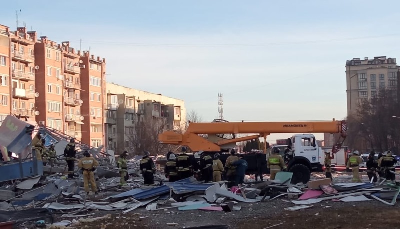 Взрыв полностью разрушил супермаркет во Владикавказе (Видео)