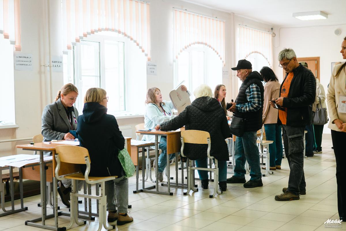 В Сосновом Бору стартовали выборы: первый день голосования проходит активно