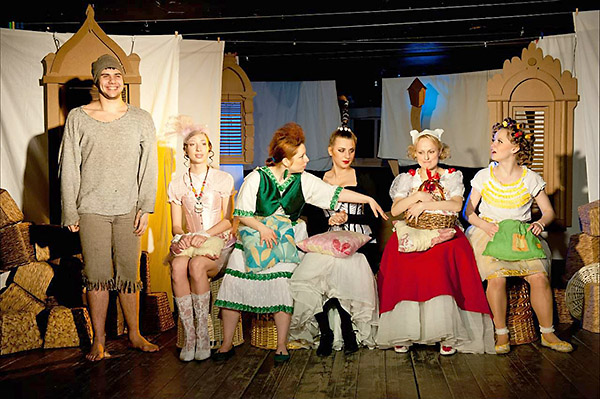 Представление  начинается...