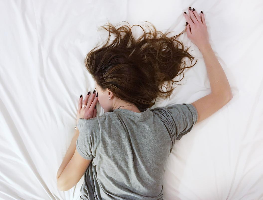 Чем опасен хронический недосып: комментарий врача