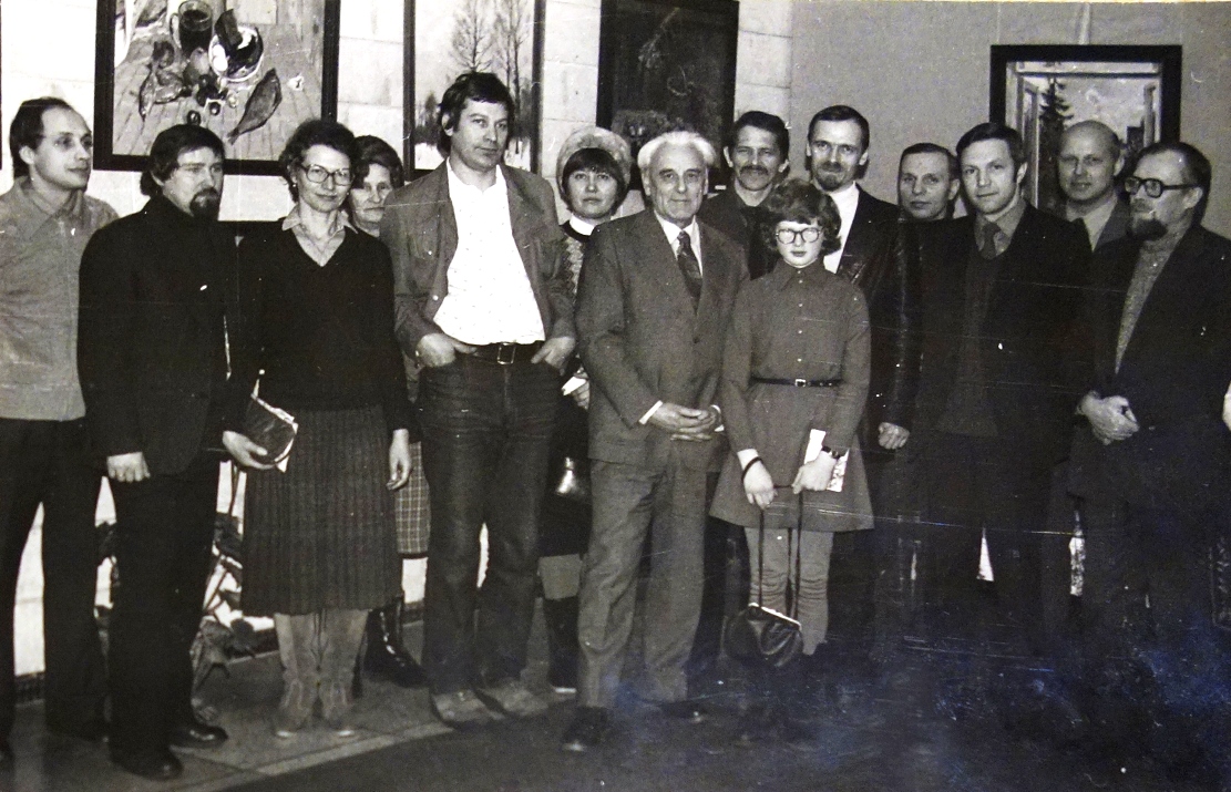 Клуб 'Творчество': На выставке Ю.С.Подляского в ДК Строитель. 1984