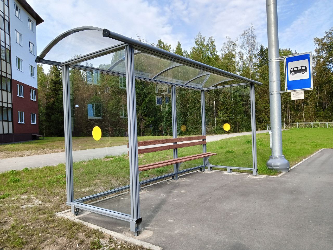 У ЖК «Солнце» в Сосновом Бору оборудовали автобусную остановку