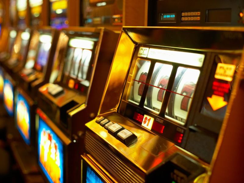 В Ленобласти накрыли два подпольных казино