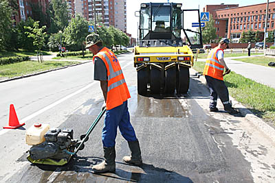 Гарантийные работы по ремонту дорожного покрытия выполняются в течение пяти лет (Фото Юрия Шестернина)