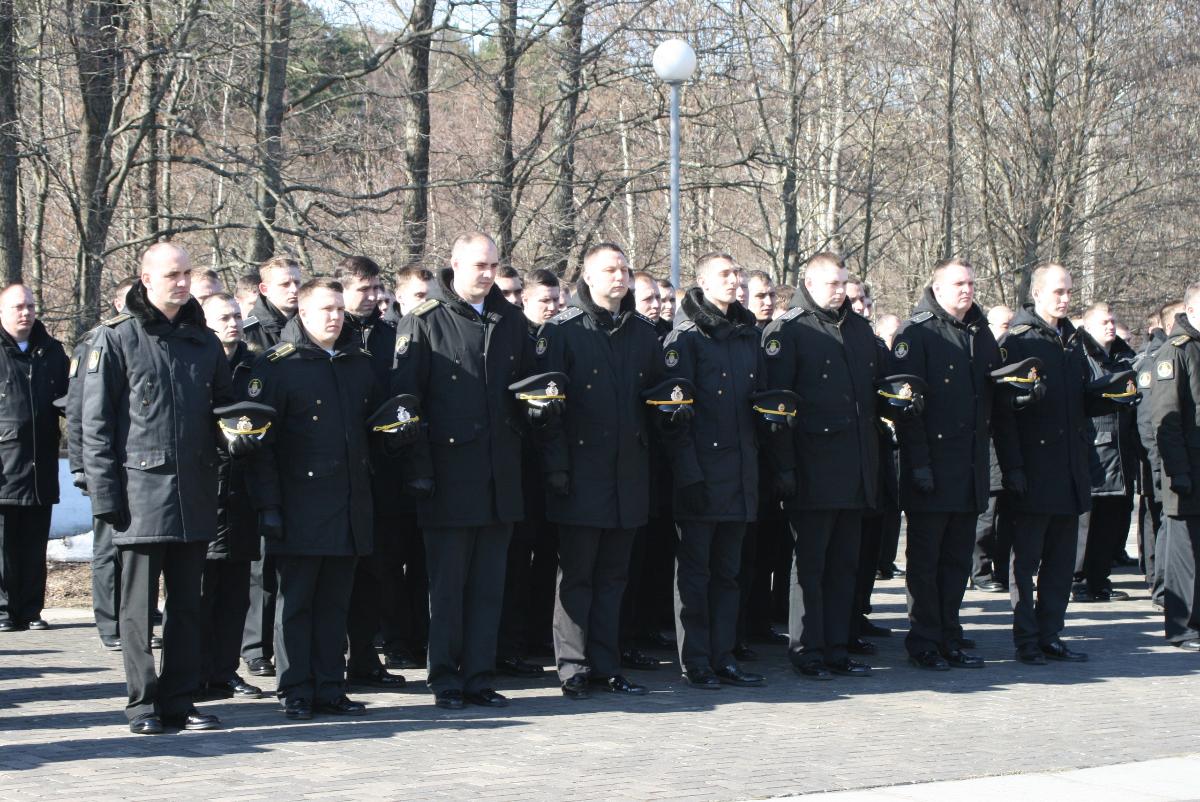 В Сосновом Бору почтили память погибших моряков-подводников 