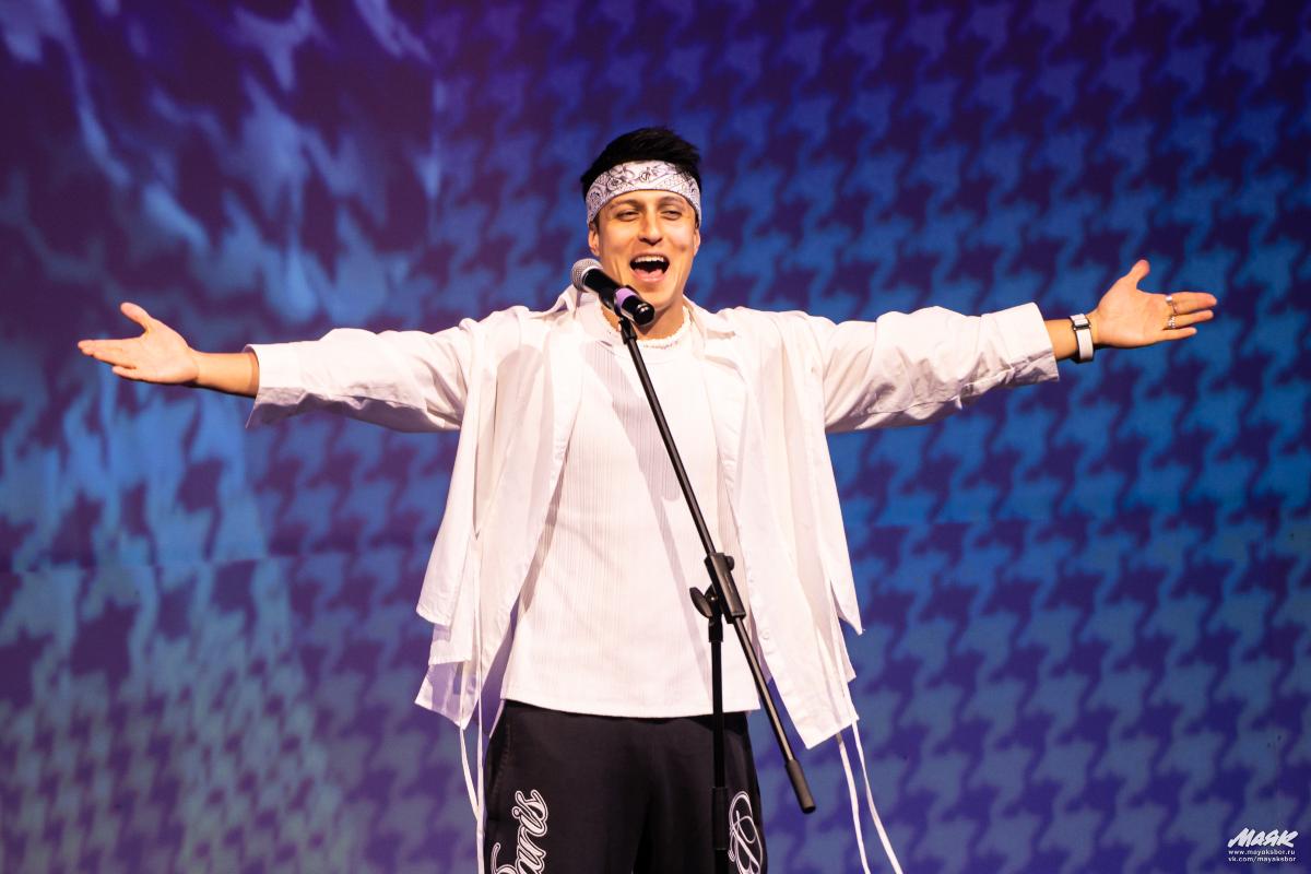 Поп-звезда здорового человека. Каким был концерт певца Хабиба в Сосновом Бору