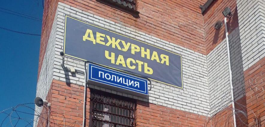 Полицейскими задержан курьер, который подозревается в обмане пенсионерки из Соснового Бора. Женщина потеряла более миллиона рублей