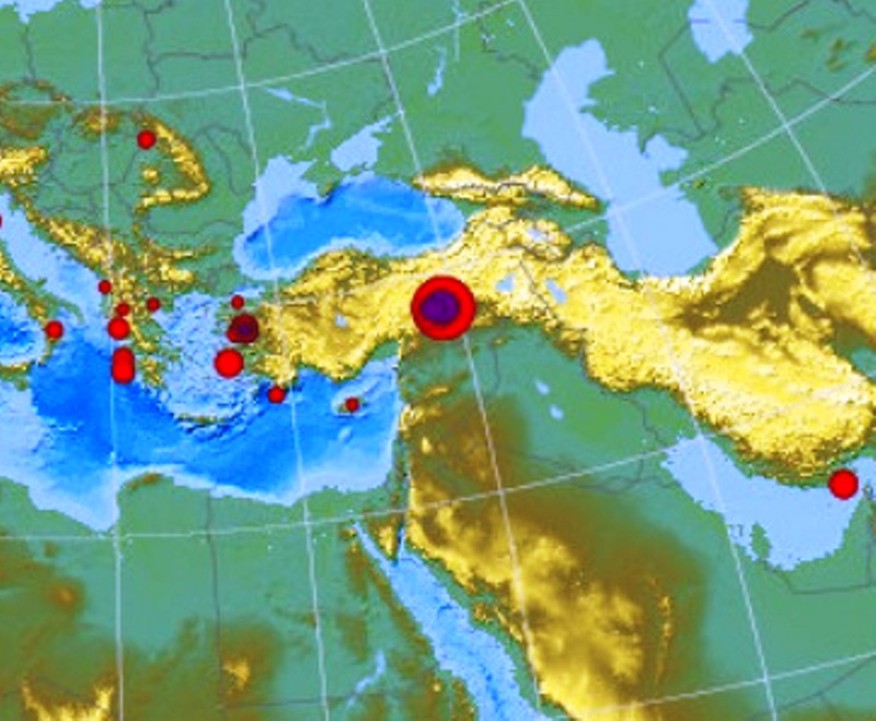 «Мой дом разрушен…». В  Турции произошло землетрясение магнитудой 6,8