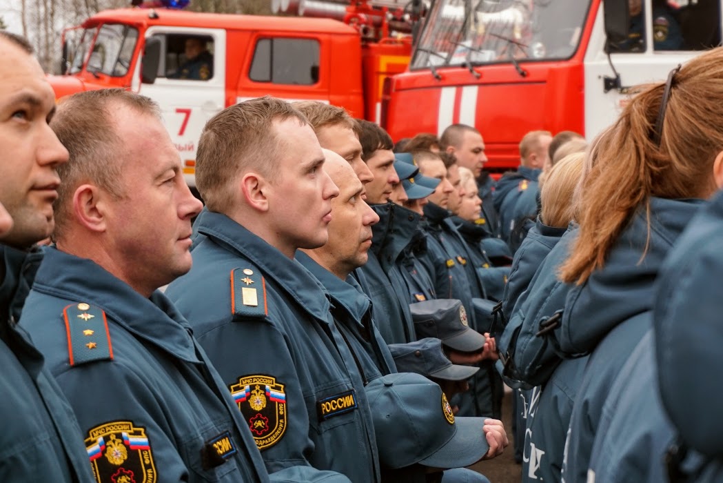 Сосновоборские пожарные почтили память героев-ликвидаторов Чернобыльской аварии