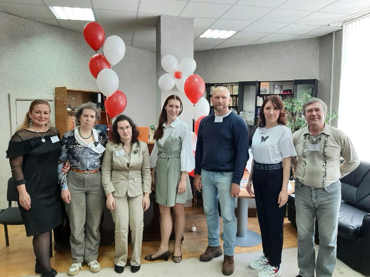 В Сосновом Бору отметили пятилетие литературного проекта «Стихи — зеркало души» / Фото: Елена Кандалинская