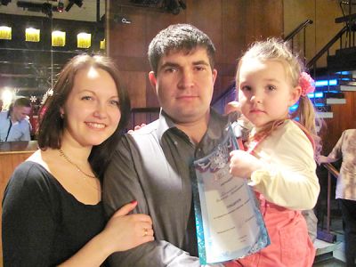 Виктор Мишечкин, его жена Ульяна и дочь Даша