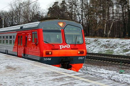 В этом году тариф на перевозки пригородным  железнодорожным  транспортом в Ленинградской области снижен  с 2.65 до 2.40 рублей  за километр.