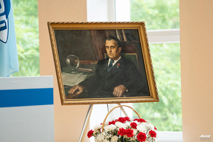 Не день памяти, а день рождения. В Сосновом Бору прошло торжество в честь 100-летия отца-основателя филиала ГОИ Михаила Мирошникова