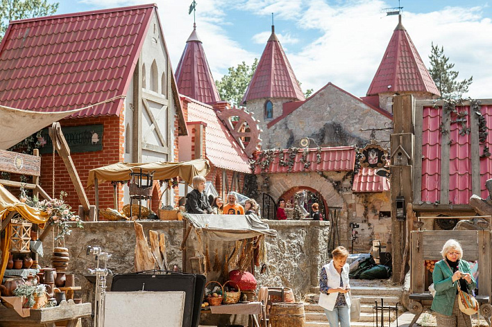 Андерсенград и сосновоборцы — на большом экране. В Сосновом Бору прошел эксклюзивный показ фильма «Огниво против Волшебной Скважины»